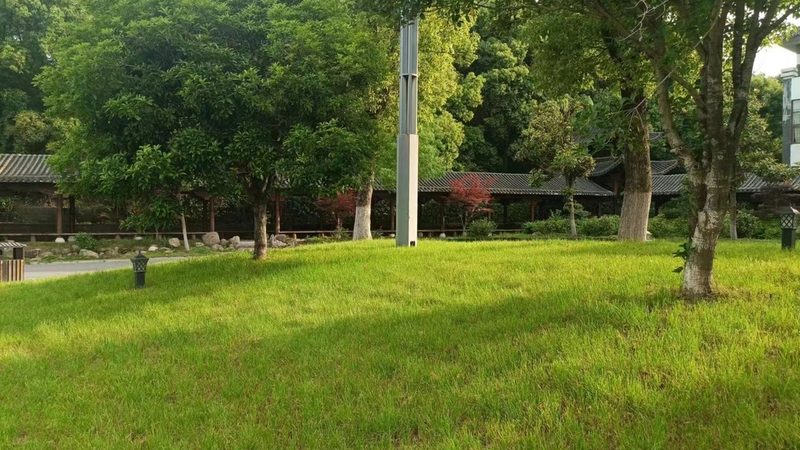 高尔夫球场绿化养护设备：如何科学选择与维护**